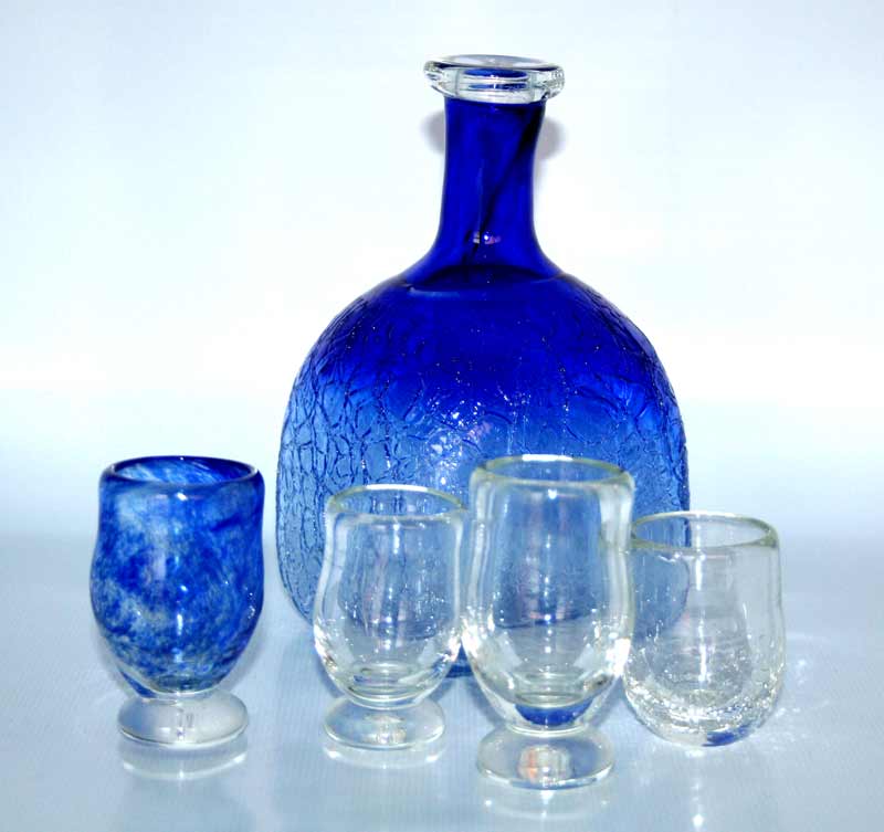 Пляшки і погарики