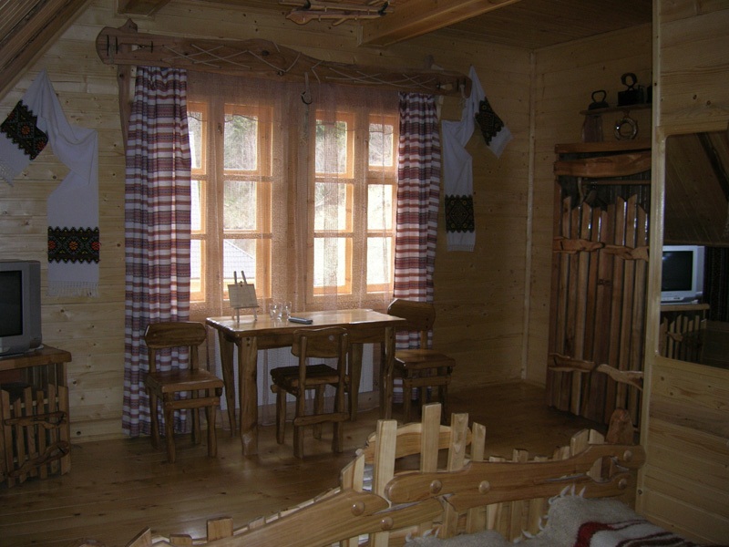 Дерев'яний інтер'єр